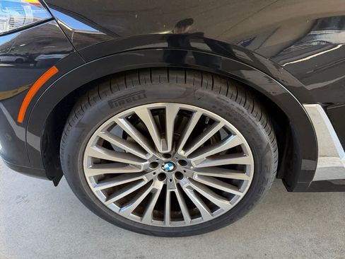 Used 2022 BMW X7 xDrive40i w/ Parking Assistance Package AWD/4WD image 9