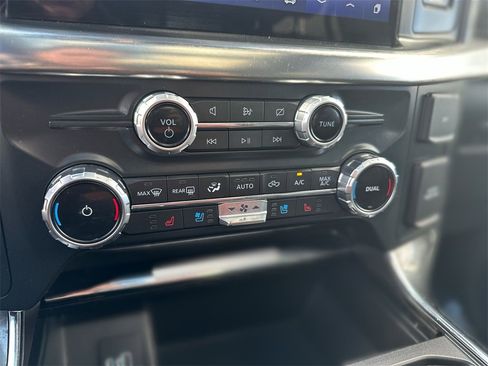 Used 2022 Ford F150 Lariat image 18