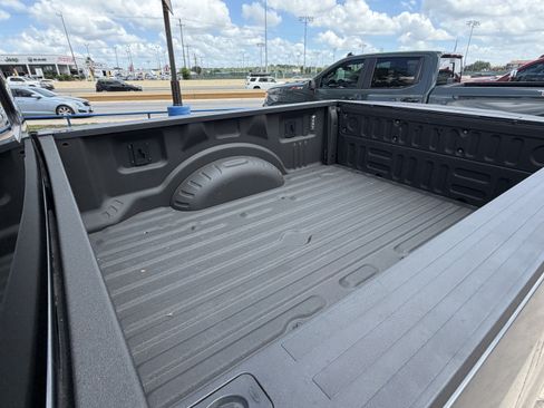 Used 2021 Ford F250 Lariat w/ Lariat Value Package AWD/4WD image 12