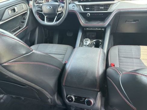 Used 2025 Ford Explorer ST-Line w/ ST-Line Street Pack AWD/4WD image 40