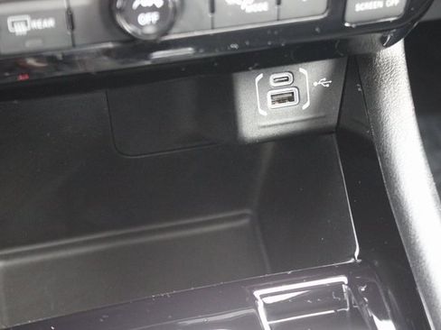 Used 2022 Jeep Compass Limited w/ Sun and Sound Group image 9