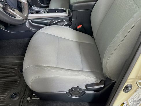 Used 2017 Toyota Tacoma SR5 w/ Tow Package image 15