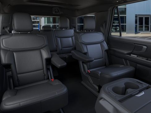 New 2026 Ford Expedition Platinum image 11
