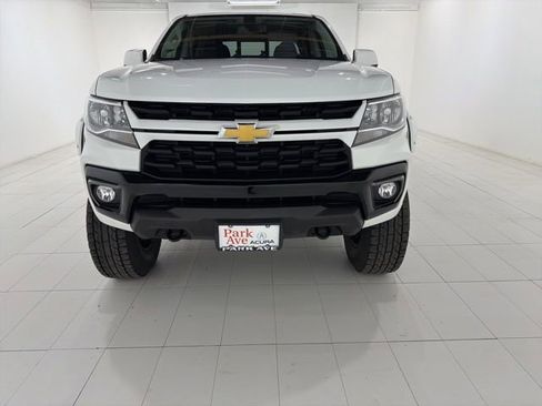 Used 2022 Chevrolet Colorado LT w/ LT Convenience Package image 8