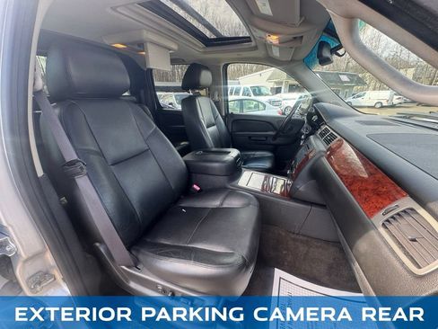 Used 2013 Chevrolet Avalanche LTZ AWD/4WD image 16