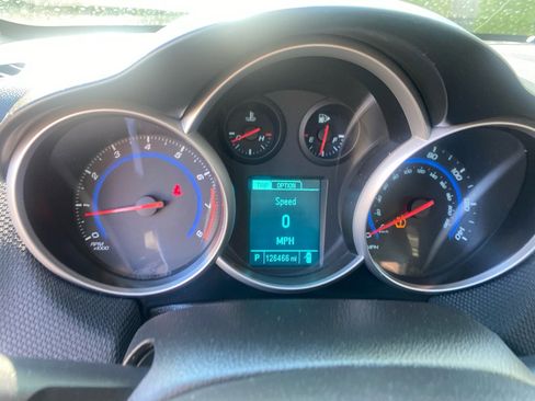 Used 2016 Chevrolet Cruze LT image 12