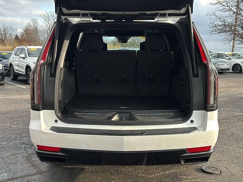 Used 2022 Cadillac Escalade ESV Sport Platinum w/ Heavy-Duty Trailer Package image 36