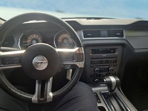 Used 2010 Ford Mustang GT image 9