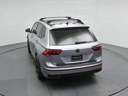 Used 2023 Volkswagen Tiguan SE R-Line FWD image 39