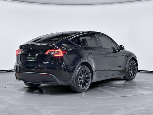 Used 2021 Tesla Model Y Long Range AWD/4WD image 3