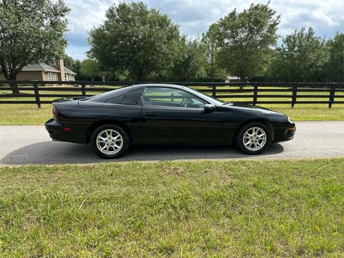 Used 2002 Chevrolet Camaro Z28 RWD image 2