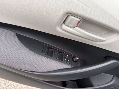 Used 2025 Toyota Corolla LE image 11