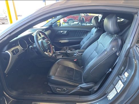 Used 2016 Ford Mustang Premium RWD image 7