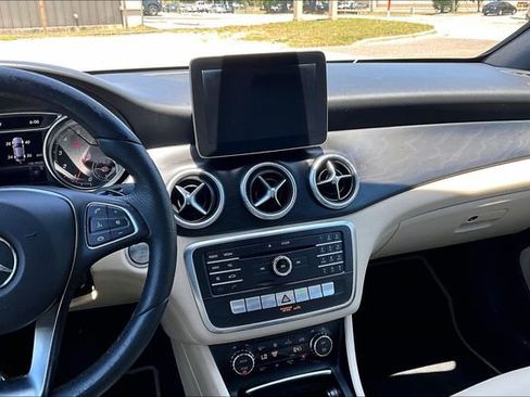 Used 2018 Mercedes-Benz CLA 250 image 9