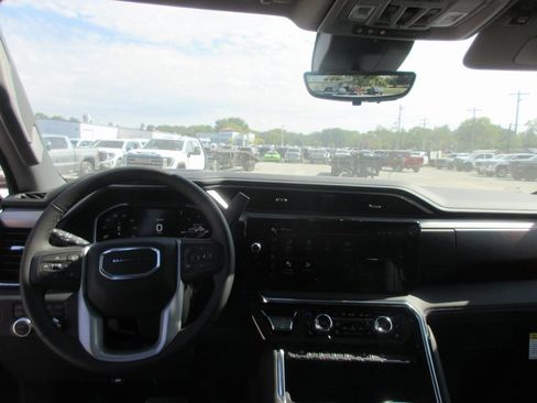 New 2026 GMC Sierra 2500 Denali w/ Denali Reserve Package image 17