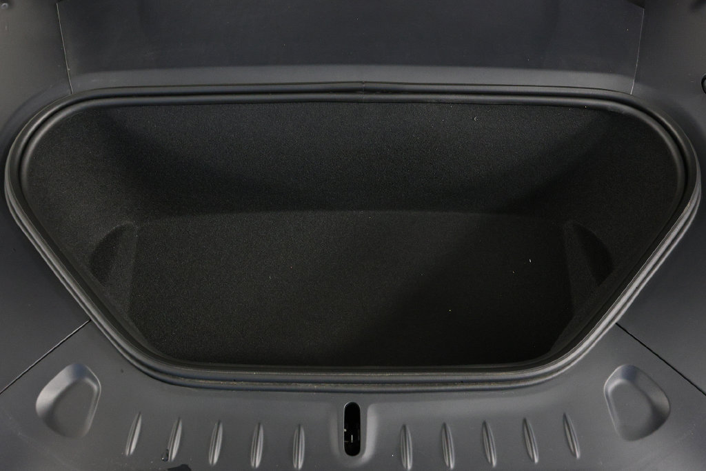 Used 2026 Tesla Model S AWD/4WD image 40