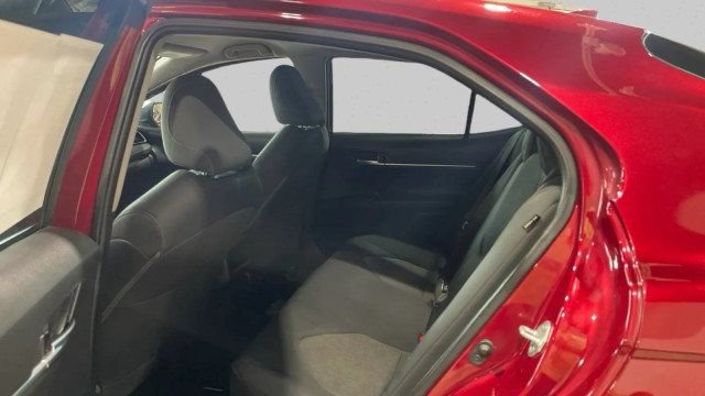 Used 2021 Toyota Camry LE FWD image 17