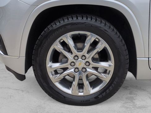 Used 2018 Chevrolet Traverse High Country w/ LPO, Floor Liner Package AWD/4WD image 15