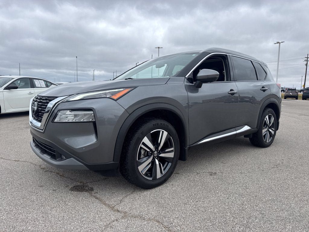 Used 2021 Nissan Rogue SL w/ Premium Package FWD image 2