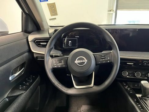 Used 2025 Nissan Kicks SV FWD image 21