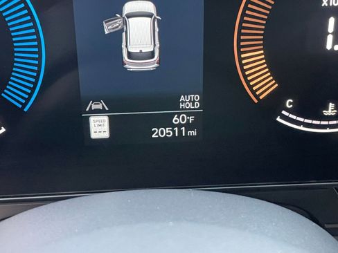 Used 2025 Hyundai Kona SEL image 40