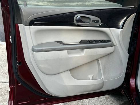 Used 2017 Buick Enclave Leather FWD image 12