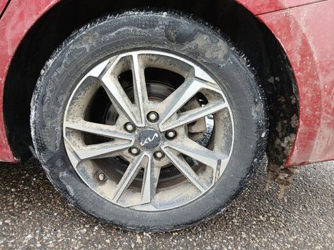 Used 2024 Kia Forte LXS w/ LXS Technology Package image 9