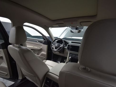 Used 2021 Volkswagen Atlas SE w/ Panoramic Sunroof Package image 20