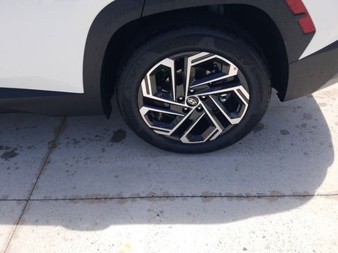 New 2026 Hyundai Tucson Limited FWD image 23