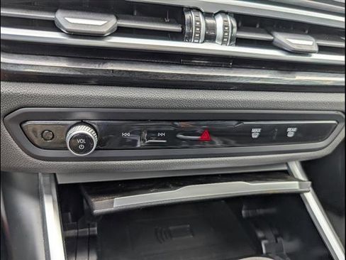 Used 2023 BMW 330e image 23