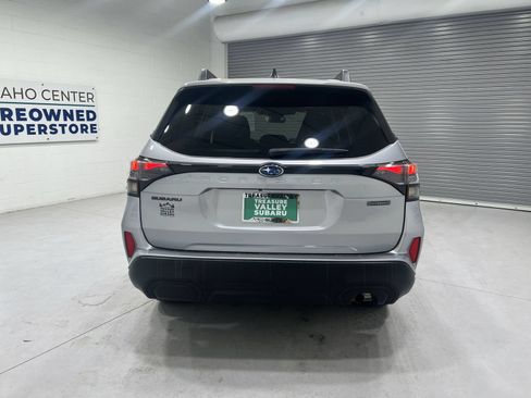 Certified 2025 Subaru Forester Premium AWD/4WD image 7