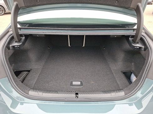 Used 2025 BMW i5 xDrive40 w/ Premium Package image 28