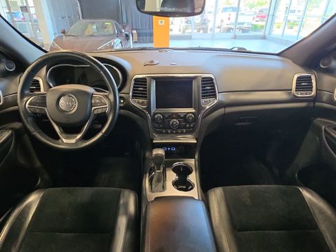 Used 2018 Jeep Grand Cherokee Altitude AWD/4WD image 30