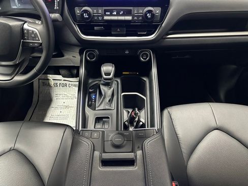 Used 2025 Toyota Grand Highlander FWD image 40