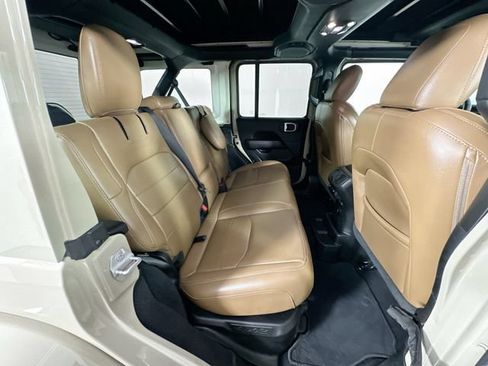 Used 2022 Jeep Wrangler Unlimited Sahara AWD/4WD image 28