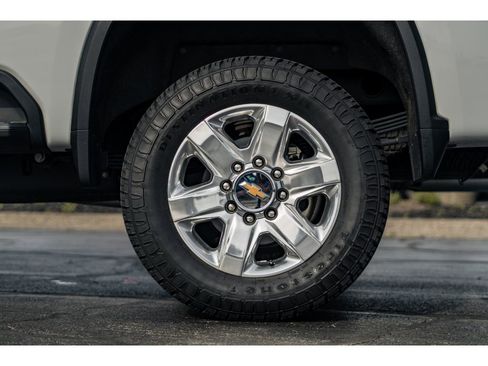 Used 2023 Chevrolet Silverado 2500 LTZ AWD/4WD image 5