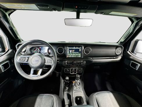 Used 2023 Jeep Wrangler Unlimited Sahara image 18