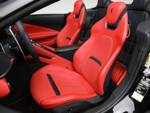 Certified 2024 Ferrari Roma Spider image 15