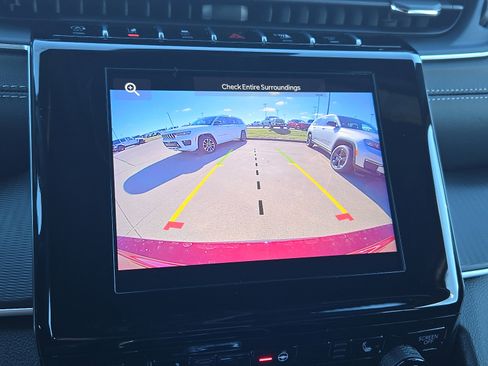 New 2025 Jeep Grand Cherokee L Laredo image 13