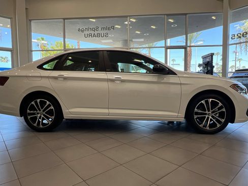 Used 2024 Volkswagen Jetta Sport FWD image 6