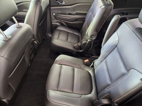 Used 2019 GMC Acadia SLT w/ LPO, Floor Liner Package image 14