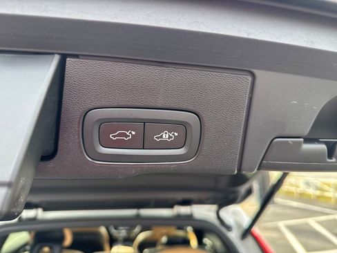 Used 2019 Volvo XC60 T5 Momentum w/ Premium Package image 28