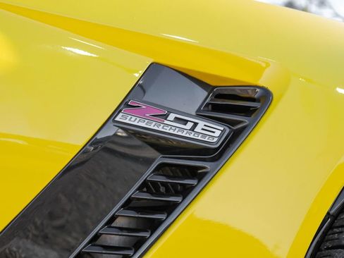 Used 2016 Chevrolet Corvette Z06 w/ 3LZ Preferred Equipment Group image 46