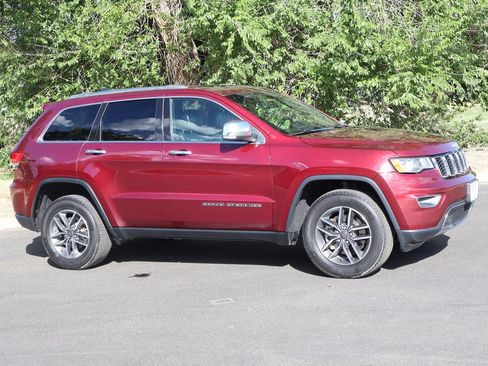 Used 2021 Jeep Grand Cherokee Limited AWD/4WD image 2