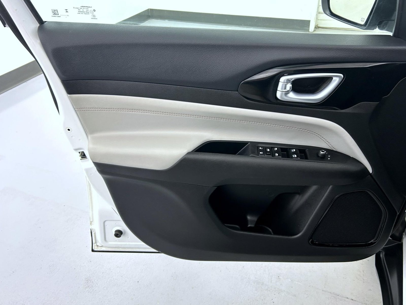Certified 2024 Jeep Compass Limited AWD/4WD image 9