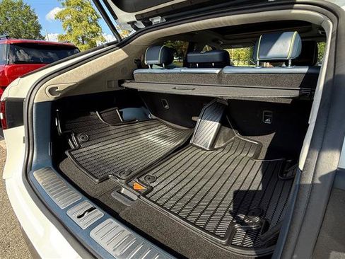 Used 2023 Genesis GV60 Performance image 30