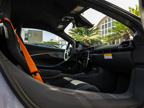 New 2026 McLaren Artura image 10