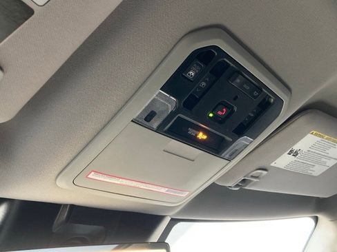 Used 2024 Toyota Tundra Limited image 28