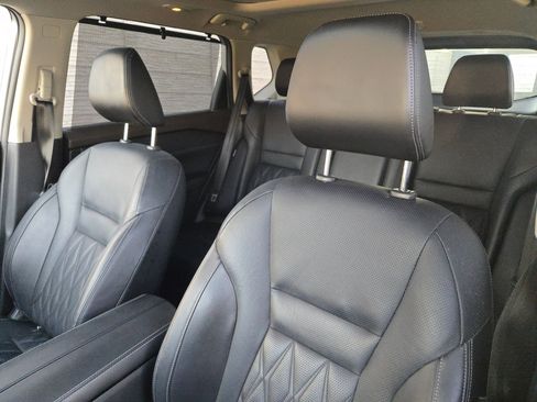 Used 2022 Nissan Rogue Platinum w/ Head-Up Display Package image 9