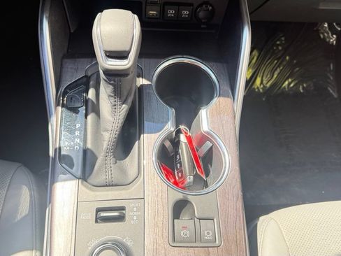 Used 2020 Toyota Highlander Limited AWD/4WD image 24